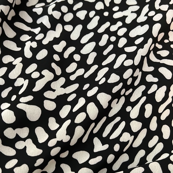 Ann Taylor, XXSP, Black ans White Blouse, Casual/Work, Dry cleaned. - Picture 5 of 5